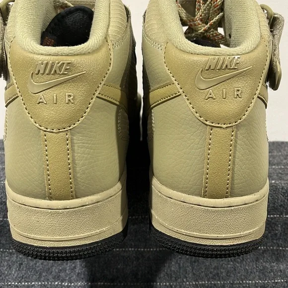 MEN'S NIKE AIR FORCE 1 MID '07 FB8881-200 NEUTRAL OLIVE / BLACK SIZE 14 - Picture 5 of 12